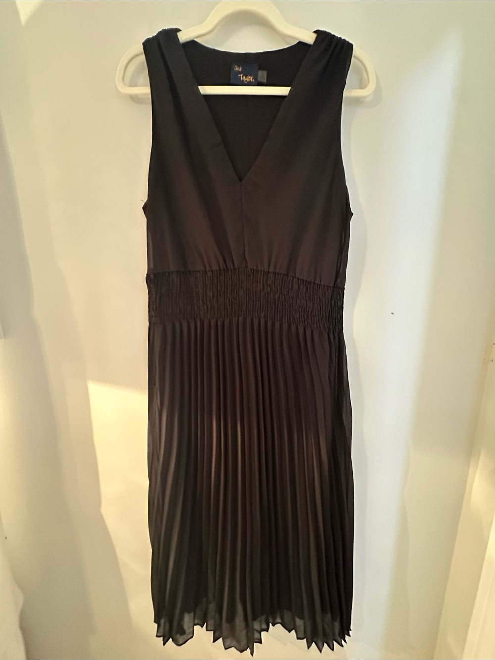 Just... Taylor Black V-Neck Pleated Midi Dress Size 14